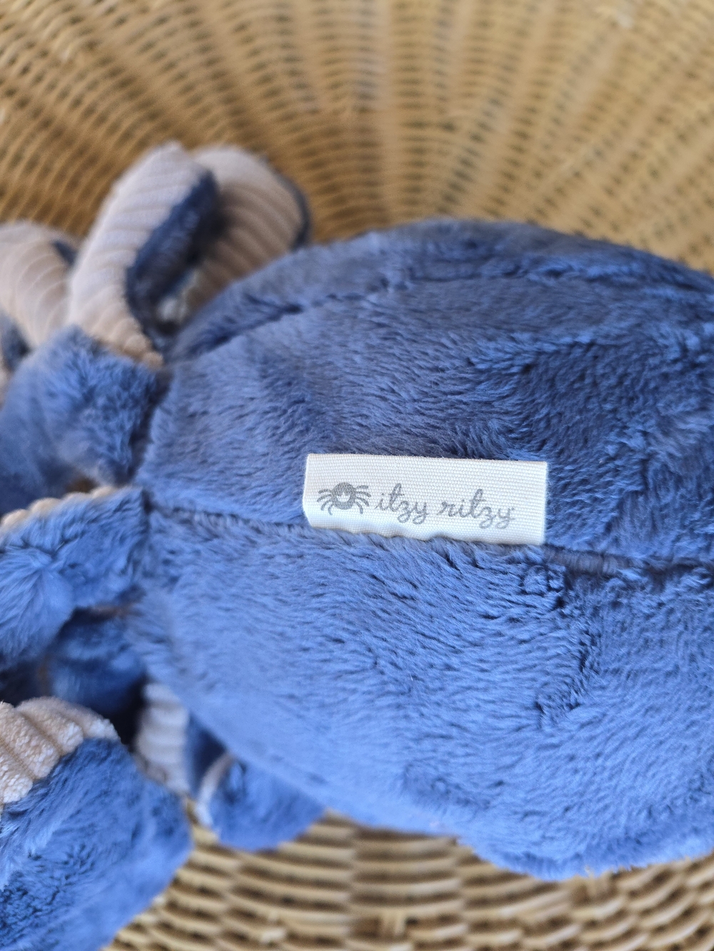 NWT Itzy Ritzy Ollie The Blue Plush Octopus - Picture 5 of 6